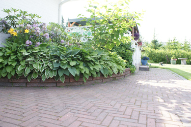 Piha-alueen kiviasennus